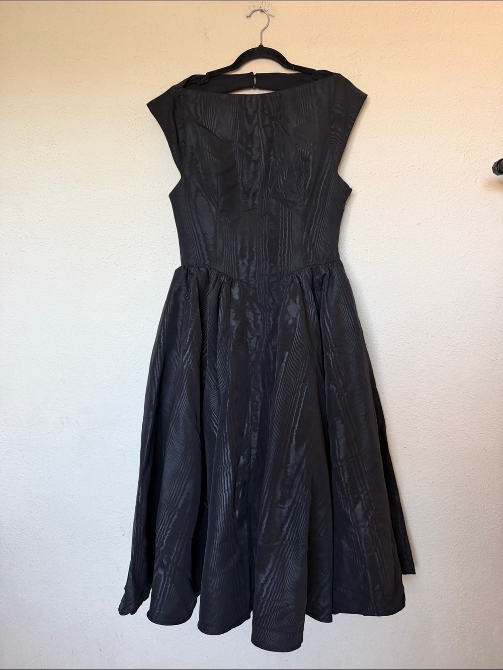 House of CB Debutante Black Moire Satin Backless Midi Dress NWOT size L - Picture 5 of 13